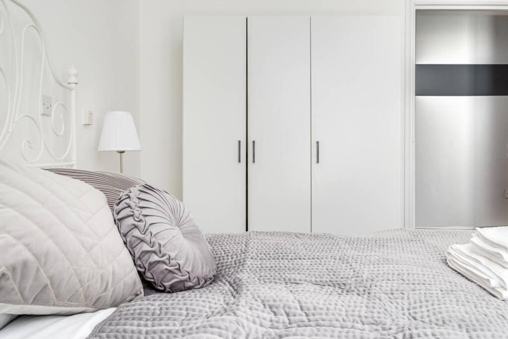 Luxury 2Bed Spacious Apartment- City Centre- Free Parking Μπέρμιγχαμ Εξωτερικό φωτογραφία